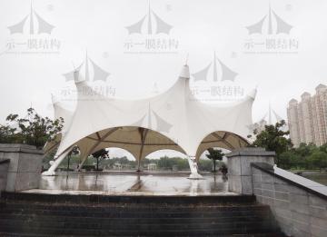 如何預(yù)防和解決膜結(jié)構(gòu)在雨天出現(xiàn)的積水？