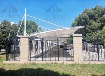 為什么膜結(jié)構(gòu)車(chē)棚能被迅速接受？